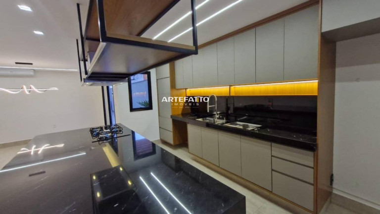 Imagem Casa com 3 Quartos à Venda, 238 m² Imagem Casa com 3 Quartos à Venda, 238 m²