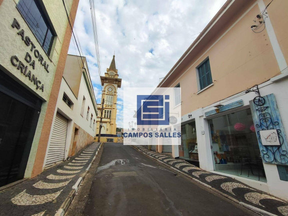Casa com 3 Quartos para Alugar,  em Centro - Socorro
