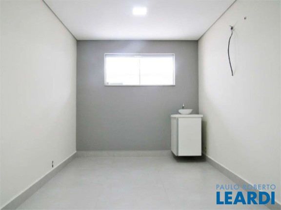 Imagem Sobrado com 9 Quartos à Venda, 250 m² em Centro - Santo André Imagem Sobrado com 9 Quartos à Venda, 250 m² em Centro - Santo André