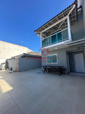 Casa com 3 Quartos para Alugar, 285 m² em Portinho - Cabo Frio