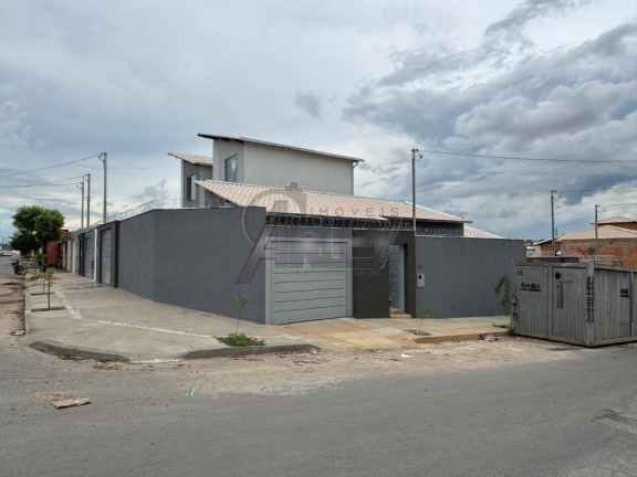 Imagem Casa com 2 Quartos à Venda, 125 m² em Montes Claros Imagem Casa com 2 Quartos à Venda, 125 m² em Montes Claros