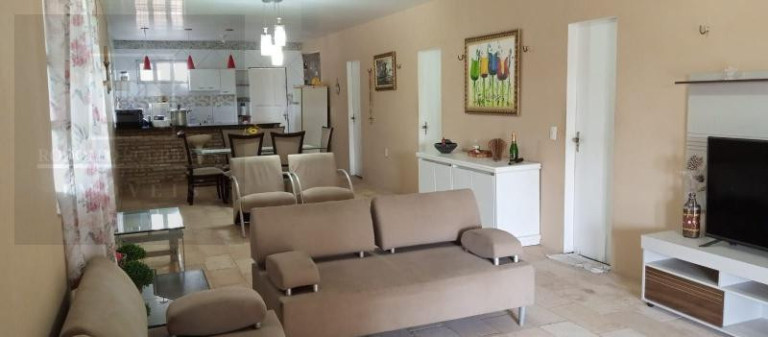 Imagem Chácara com 3 Quartos à Venda, 209 m²