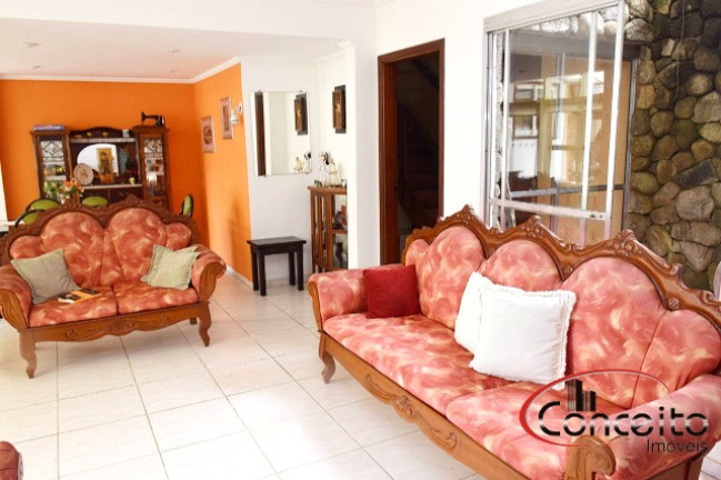 Imagem Casa com 9 Quartos à Venda, 420 m² em Jardim Samambaia - Ubatuba Imagem Casa com 9 Quartos à Venda, 420 m² em Jardim Samambaia - Ubatuba