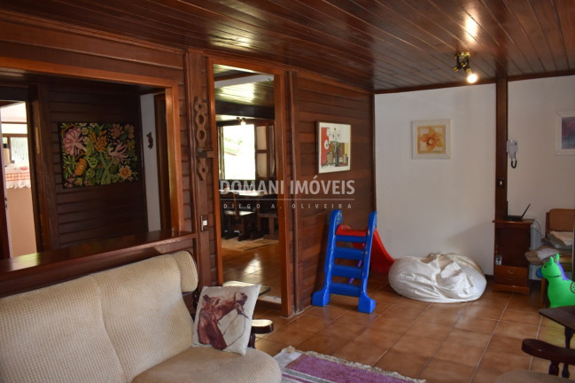 Imagem Casa com 4 Quartos à Venda, 170 m² em Região Do Vale Encantado - Campos Do Jordão Imagem Casa com 4 Quartos à Venda, 170 m² em Região Do Vale Encantado - Campos Do Jordão