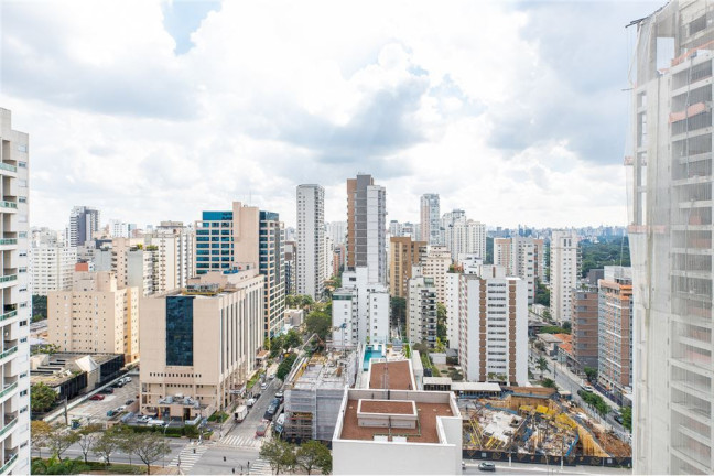 Imagem Imóvel com 3 Quartos à Venda,  em Indianópolis - São Paulo