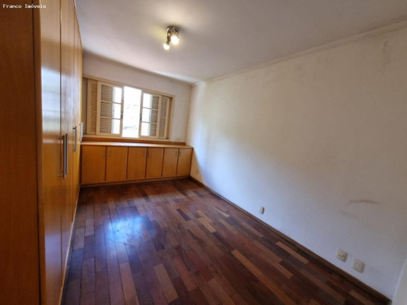 Imagem Casa com 3 Quartos à Venda, 348 m² em Centro - Santo André Imagem Casa com 3 Quartos à Venda, 348 m² em Centro - Santo André