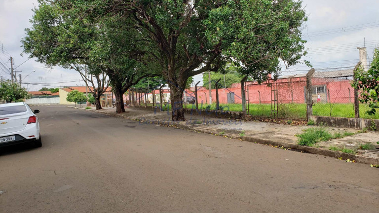 Imagem Terreno à Venda, 253 m² em Vila Pinheiro - Pirassununga Imagem Terreno à Venda, 253 m² em Vila Pinheiro - Pirassununga