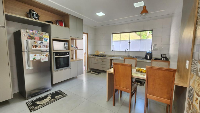 Imagem Casa com 4 Quartos à Venda, 260 m² em Parque Do Imbui - Teresópolis Imagem Casa com 4 Quartos à Venda, 260 m² em Parque Do Imbui - Teresópolis