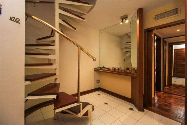 Imagem Apartamento com 3 Quartos à Venda, 157 m² em Petrópolis - Porto Alegre Imagem Apartamento com 3 Quartos à Venda, 157 m² em Petrópolis - Porto Alegre