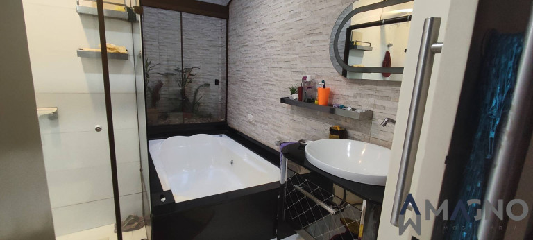 Imagem Sobrado com 5 Quartos à Venda, 444 m² em Coqueiral - Cascavel