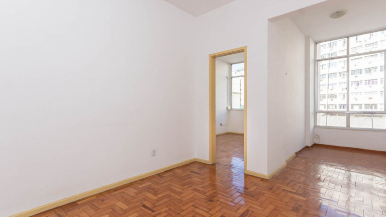Imagem Imóvel com 1 Quarto à Venda, 40 m² em Catete - Rio De Janeiro Imagem Imóvel com 1 Quarto à Venda, 40 m² em Catete - Rio De Janeiro
