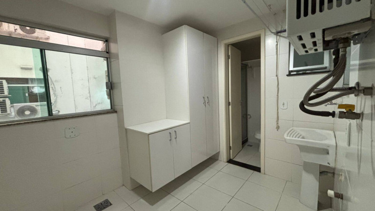 Imagem Apartamento com 3 Quartos à Venda, 180 m² em Parque Hotel - Araruama Imagem Apartamento com 3 Quartos à Venda, 180 m² em Parque Hotel - Araruama