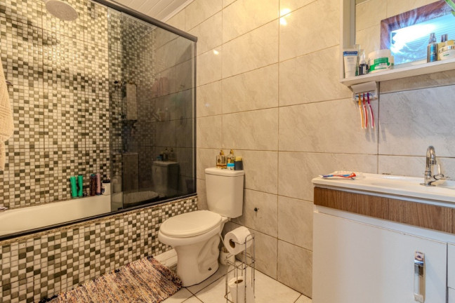 Imagem Casa com 5 Quartos à Venda, 270 m² em Sarandi - Porto Alegre Imagem Casa com 5 Quartos à Venda, 270 m² em Sarandi - Porto Alegre