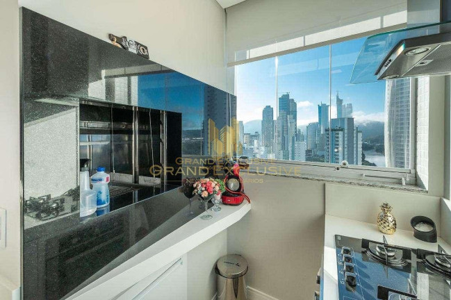 Imagem Apartamento com 3 Quartos à Venda, 105 m² em Centro - Balneário Camboriú Imagem Apartamento com 3 Quartos à Venda, 105 m² em Centro - Balneário Camboriú