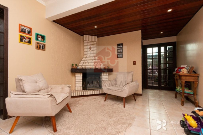 Imagem Casa com 3 Quartos à Venda, 330 m² em Ipanema - Porto Alegre Imagem Casa com 3 Quartos à Venda, 330 m² em Ipanema - Porto Alegre