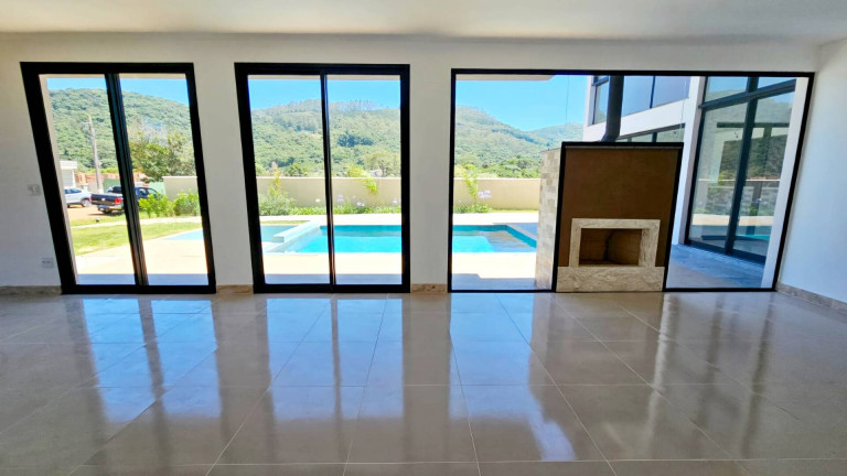 Imagem Casa com 3 Quartos à Venda, em Poços De Caldas Imagem Casa com 3 Quartos à Venda, em Poços De Caldas