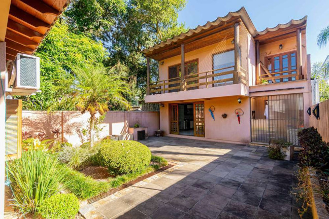 Imagem Casa com 6 Quartos à Venda,  em Tristeza - Porto Alegre