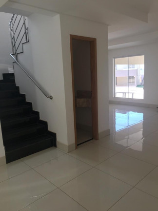 Imagem Casa de Condomínio com 3 Quartos à Venda, 160 m² em Setor Goiânia 2 - Goiânia