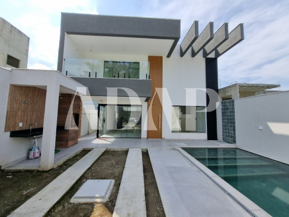 Casa com 4 Quartos à Venda, 192 m² em Vargem Grande - Rio De Janeiro