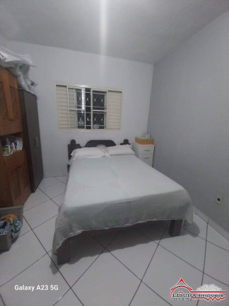Imagem Casa com 3 Quartos à Venda, em Jardim Elza Maria - Jacareí Imagem Casa com 3 Quartos à Venda, em Jardim Elza Maria - Jacareí