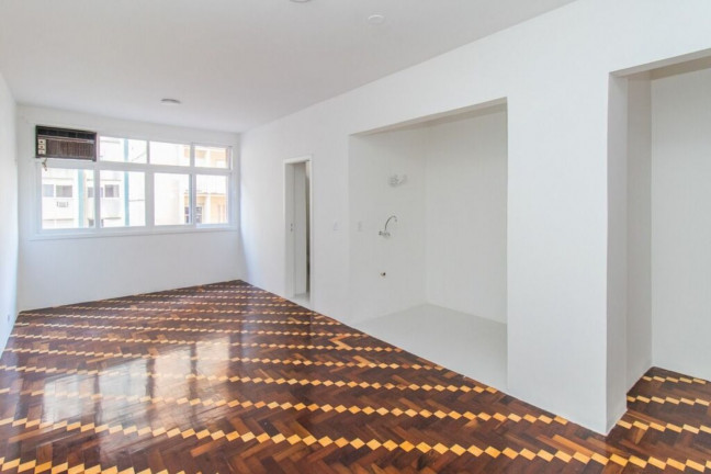 Imagem Imóvel com 1 Quarto à Venda, 48 m² em Centro Histórico - Porto Alegre Imagem Imóvel com 1 Quarto à Venda, 48 m² em Centro Histórico - Porto Alegre