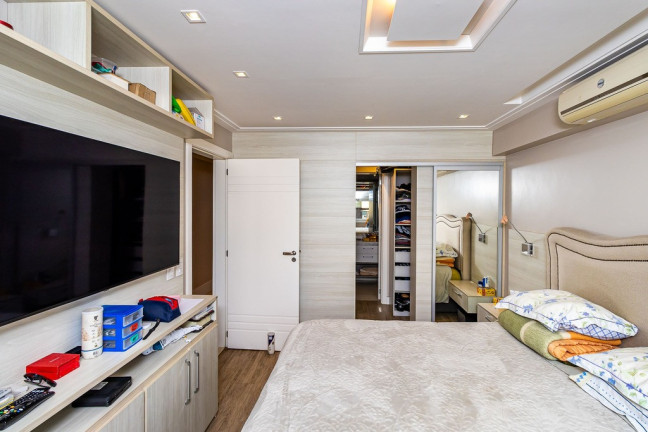 Imagem Apartamento com 3 Quartos à Venda, 137 m² em Rio Branco - Porto Alegre Imagem Apartamento com 3 Quartos à Venda, 137 m² em Rio Branco - Porto Alegre