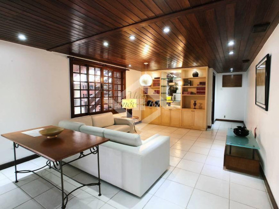 Imagem Casa com 5 Quartos à Venda, 720 m² em Piratininga - Niterói Imagem Casa com 5 Quartos à Venda, 720 m² em Piratininga - Niterói
