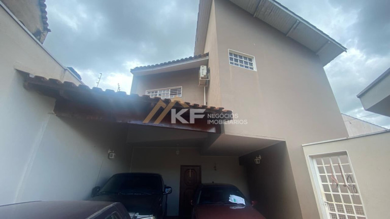 Sobrado com 4 Quartos à Venda, 223 m² em Ribeirânia - Ribeirão Preto