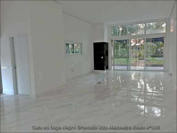 Imagem Casa com 3 Quartos à Venda, 225 m² em Lago Negro - Gramado Imagem Casa com 3 Quartos à Venda, 225 m² em Lago Negro - Gramado