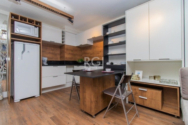 Imagem Imóvel com 1 Quarto à Venda, 31 m² em Jardim Botânico - Porto Alegre Imagem Imóvel com 1 Quarto à Venda, 31 m² em Jardim Botânico - Porto Alegre