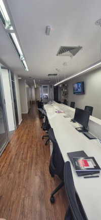 Imagem Sala Comercial para Alugar, 142 m² em Leblon - Rio De Janeiro Imagem Sala Comercial para Alugar, 142 m² em Leblon - Rio De Janeiro