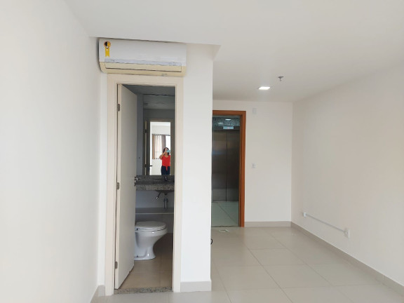 Sala Comercial à Venda, 23 m² em Pitangueiras - Lauro De Freitas