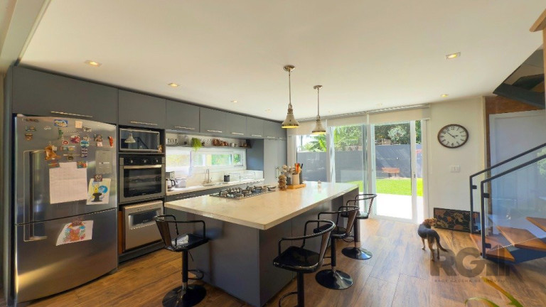 Imagem Casa com 3 Quartos à Venda, 333 m² em Teresópolis - Porto Alegre Imagem Casa com 3 Quartos à Venda, 333 m² em Teresópolis - Porto Alegre
