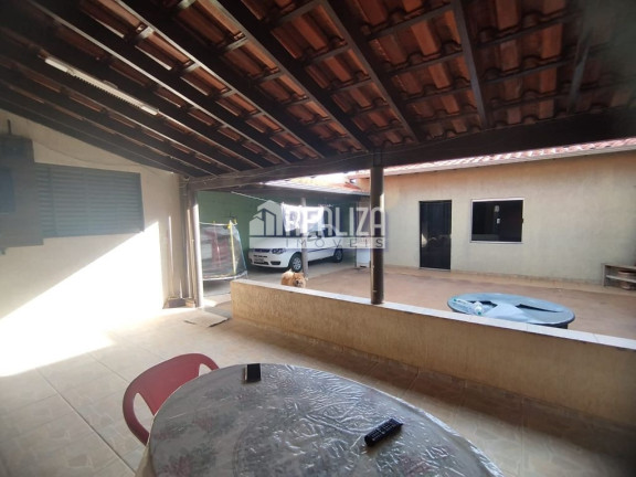 Imagem Casa com 2 Quartos à Venda, 200 m² em Conjunto Maringá Ii - Uberaba Imagem Casa com 2 Quartos à Venda, 200 m² em Conjunto Maringá Ii - Uberaba