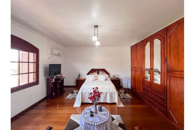 Imagem Casa com 3 Quartos à Venda, em Igara - Canoas Imagem Casa com 3 Quartos à Venda, em Igara - Canoas