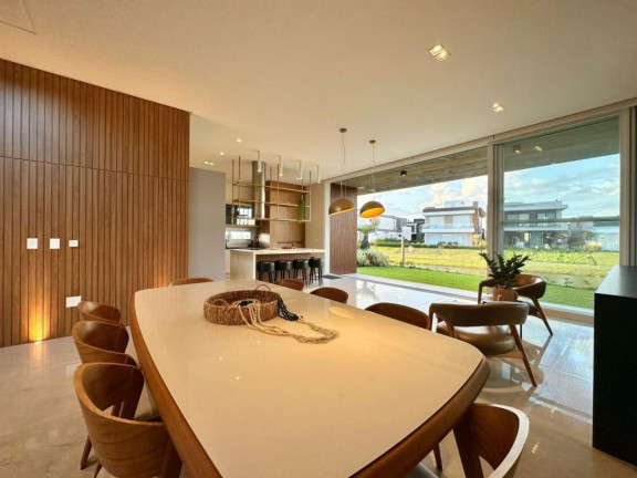 Imagem Casa com 5 Quartos à Venda, em -- - Capao Da Canoa Imagem Casa com 5 Quartos à Venda, em -- - Capao Da Canoa