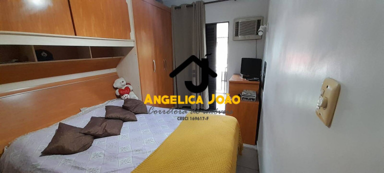 Imagem Sobrado com 3 Quartos à Venda, 101 m² em Vila Sao Jorge - São Vicente