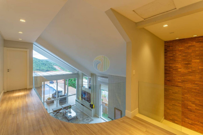 Imagem Casa com 3 Quartos à Venda, 380 m² em Camboriú Imagem Casa com 3 Quartos à Venda, 380 m² em Camboriú