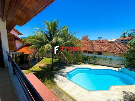 Casa com 3 Quartos à Venda, 450 m² em Córrego Grande - Florianópolis