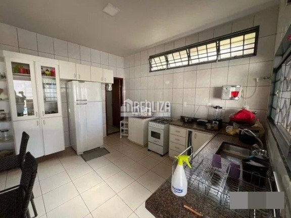 Imagem Casa com 4 Quartos à Venda, 360 m² em Olinda - Uberaba Imagem Casa com 4 Quartos à Venda, 360 m² em Olinda - Uberaba