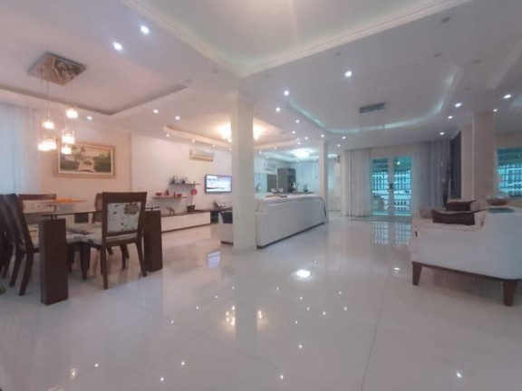 Casa com 4 Quartos à Venda, 500 m² em Jacarepaguá - Rio De Janeiro