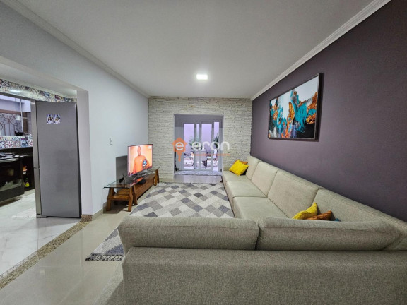 Imagem Casa com 3 Quartos à Venda, 213 m² Imagem Casa com 3 Quartos à Venda, 213 m²