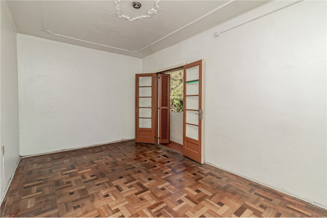 Imagem Imóvel com 1 Quarto à Venda, em Petrópolis - Porto Alegre Imagem Imóvel com 1 Quarto à Venda, em Petrópolis - Porto Alegre