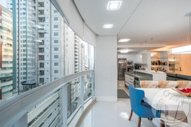 Imagem Apartamento com 3 Quartos à Venda, 133 m² em Centro - Balneário Camboriú Imagem Apartamento com 3 Quartos à Venda, 133 m² em Centro - Balneário Camboriú