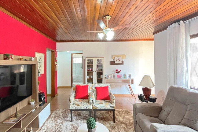 Imagem Casa com 2 Quartos à Venda, 101 m² em Vila Nova - Porto Alegre Imagem Casa com 2 Quartos à Venda, 101 m² em Vila Nova - Porto Alegre