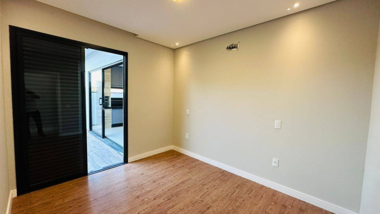 Imagem Casa com 3 Quartos à Venda, 300 m² em Roncáglia - Valinhos