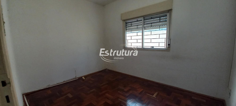 Imagem Casa com 3 Quartos à Venda, 110 m² em Centro - Santa Maria Imagem Casa com 3 Quartos à Venda, 110 m² em Centro - Santa Maria