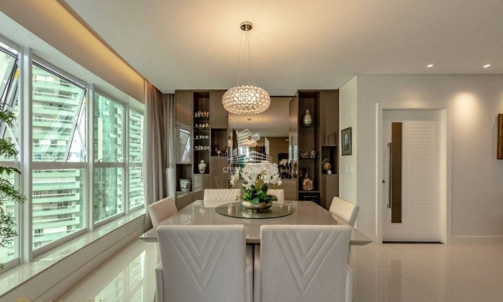 Imagem Apartamento com 4 Quartos à Venda, 180 m² em Centro - Balneário Camboriú