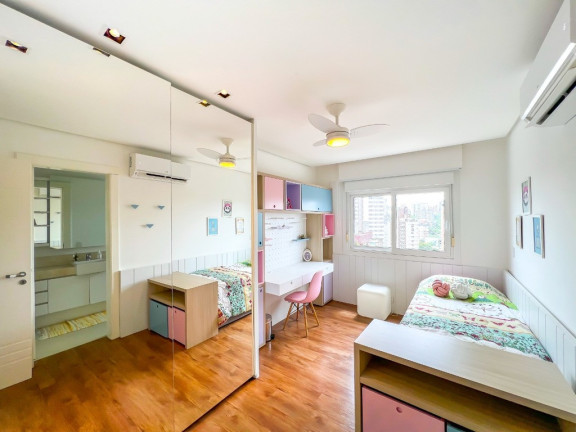 Imagem Apartamento com 4 Quartos à Venda, 304 m² em Petrópolis - Porto Alegre Imagem Apartamento com 4 Quartos à Venda, 304 m² em Petrópolis - Porto Alegre