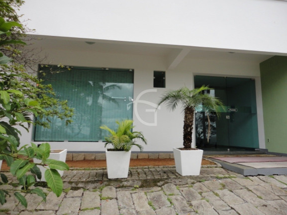 Imagem Casa com 5 Quartos à Venda, em Boa Vista - Joinville Imagem Casa com 5 Quartos à Venda, em Boa Vista - Joinville